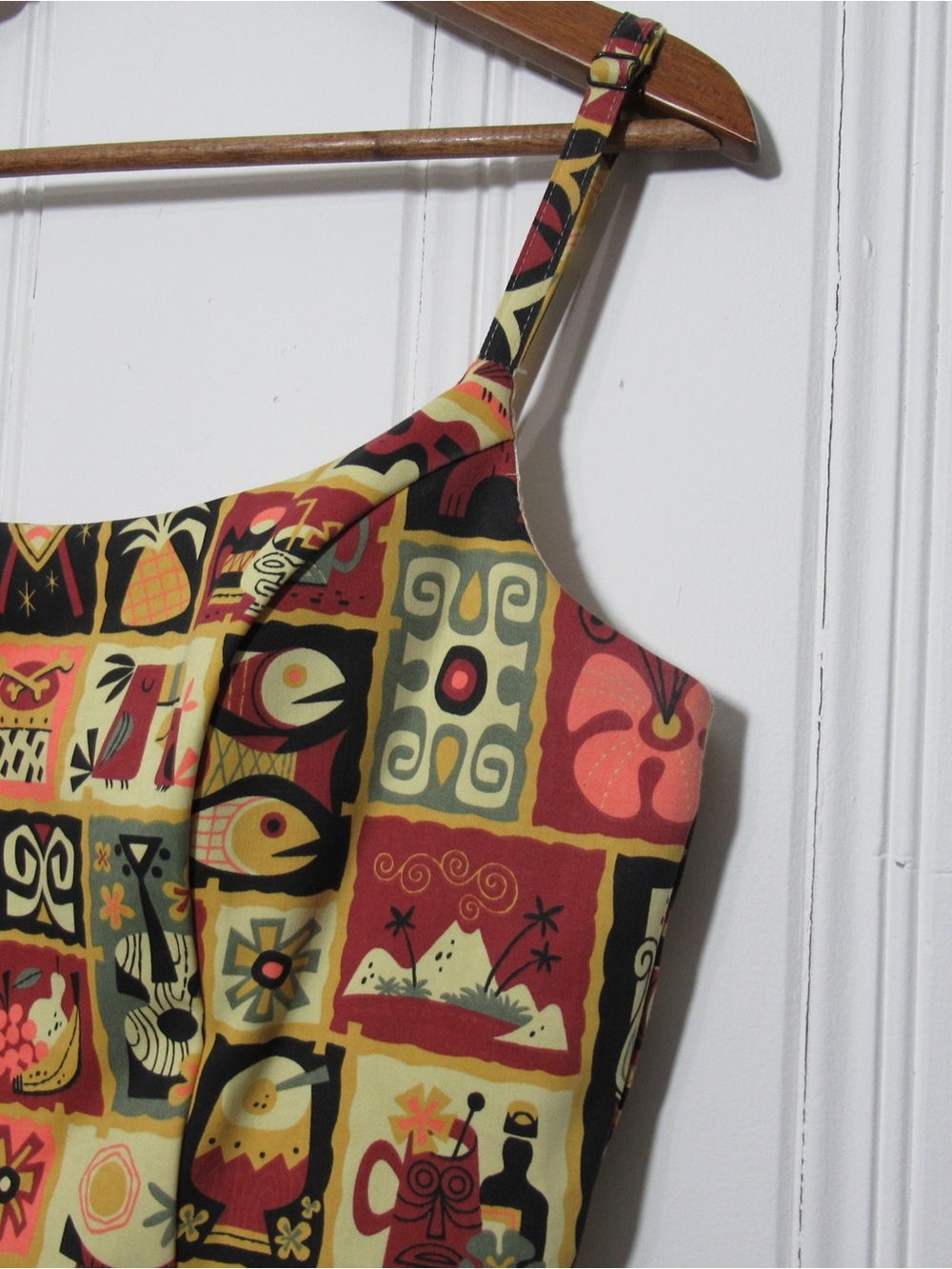 Pinup Couture Tiki-style novelty print Dress Size Large - Picture 13 of 13